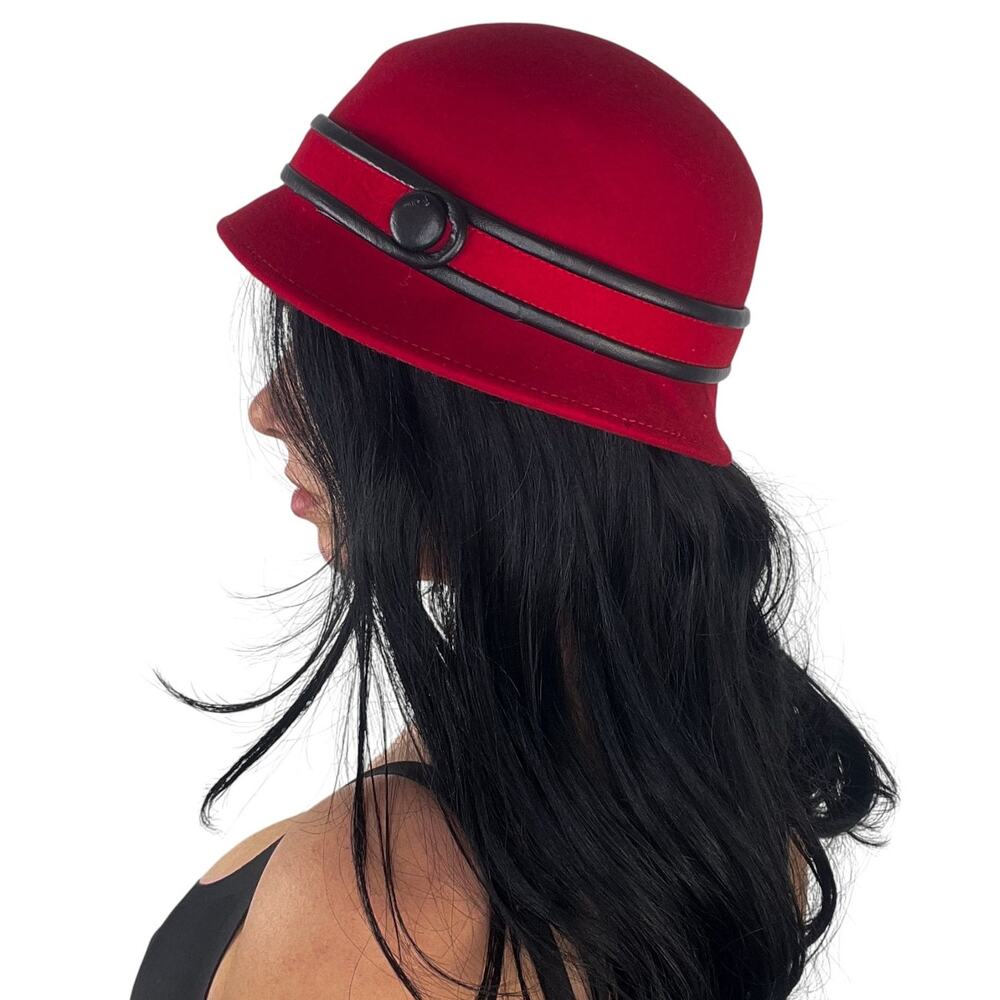 1970s Vintage Broner Vintage Red Bowler Hat Chic Red Wool Hat with Black Button